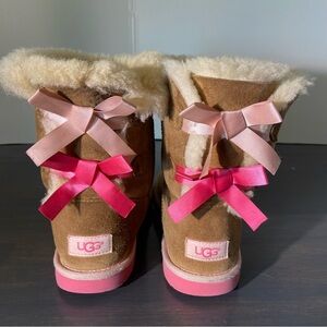 UGG Bailey Bow II Boots Chestnut Pink Soles Women’s 6